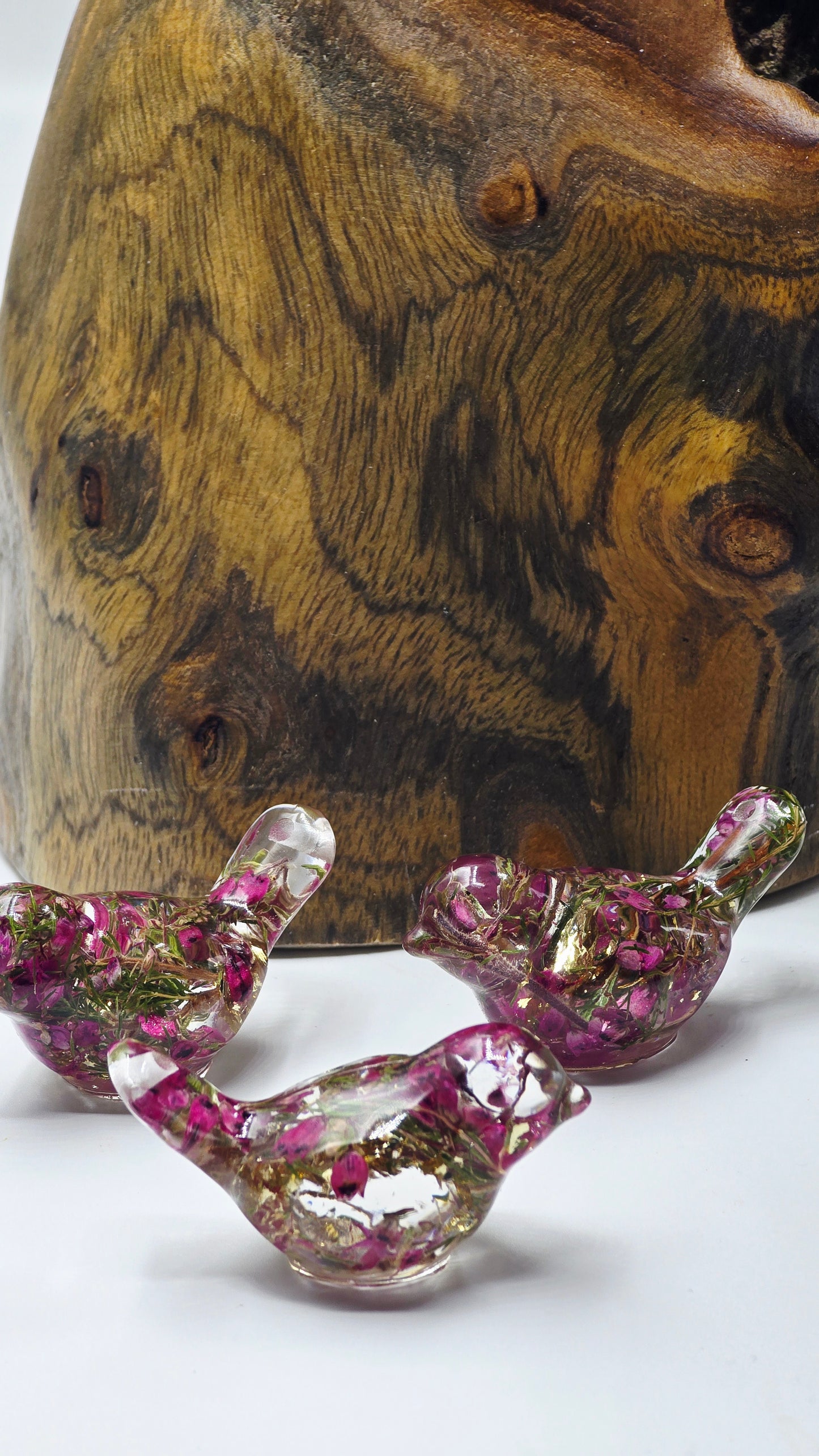 Fairy Wren Keyring with Real Heather Flower & Gold Flakes