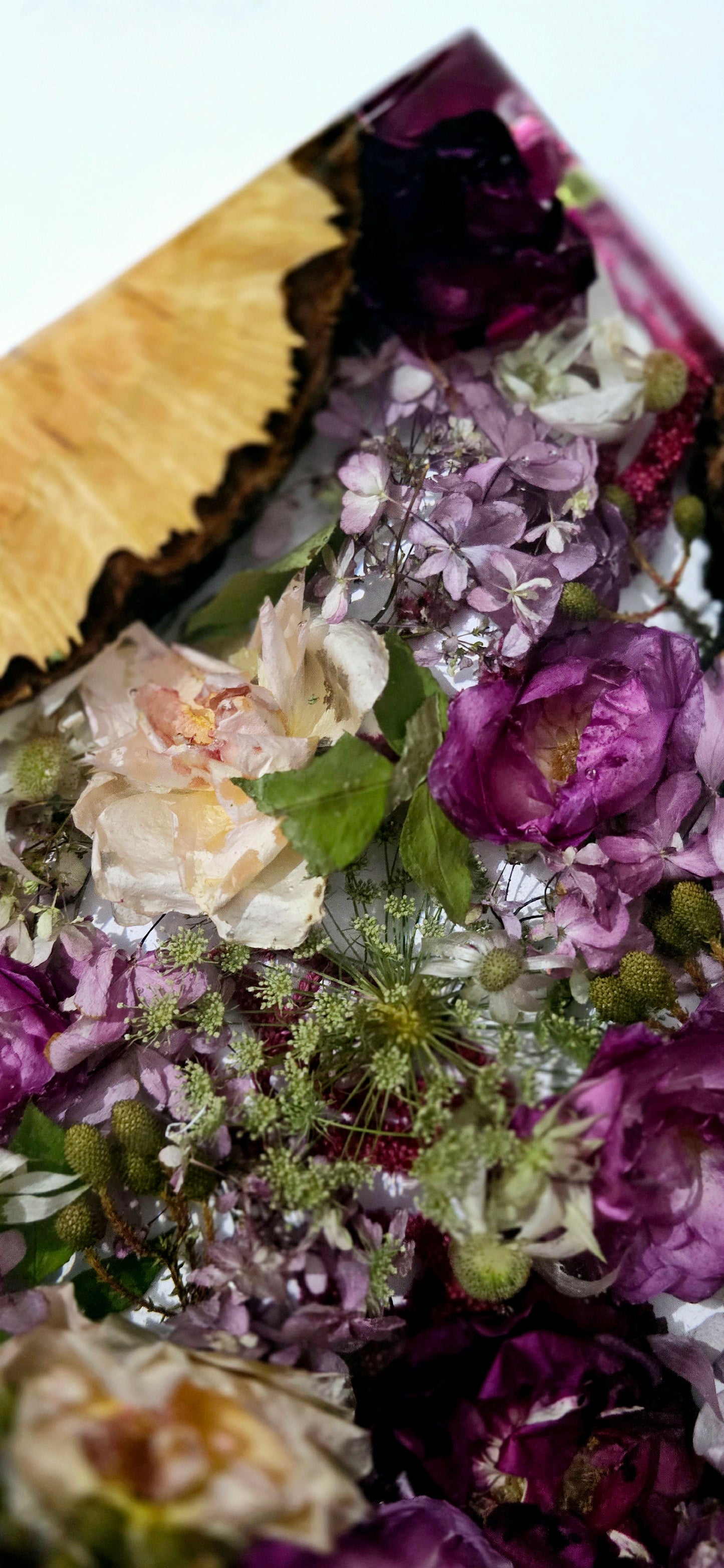 Flower Board with Eucalyptus burl timber pieces - Roses, Flannel Flower, Queen Anne's Lace, Hydrangea, Berzellia and Amaranthus.