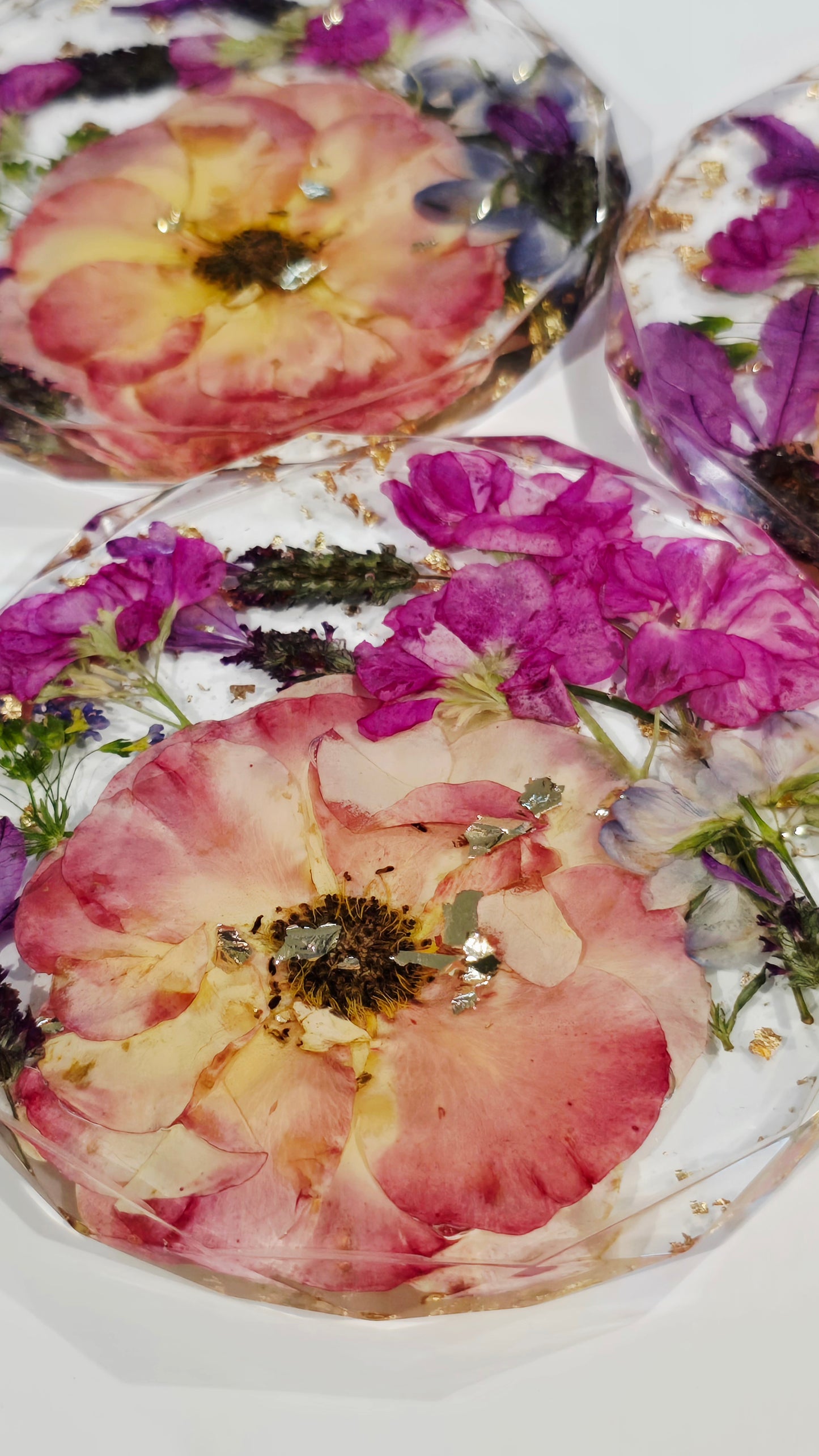 Coaster Set featuring David Austin Roses, Lavender, Primula, Stock & Gold Flakes set in Resin, Set of 4