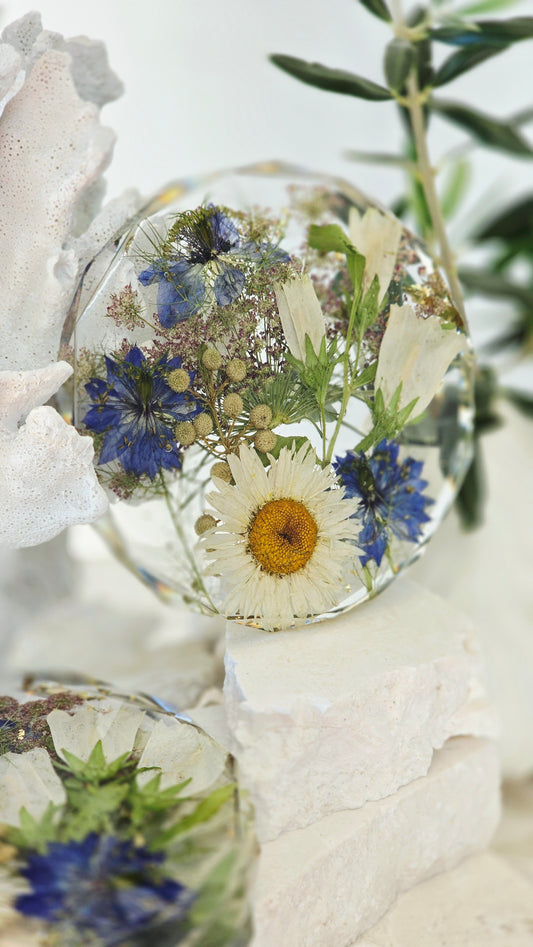 Coaster Set featuring real preserved flowers set in Resin (Set of 4)