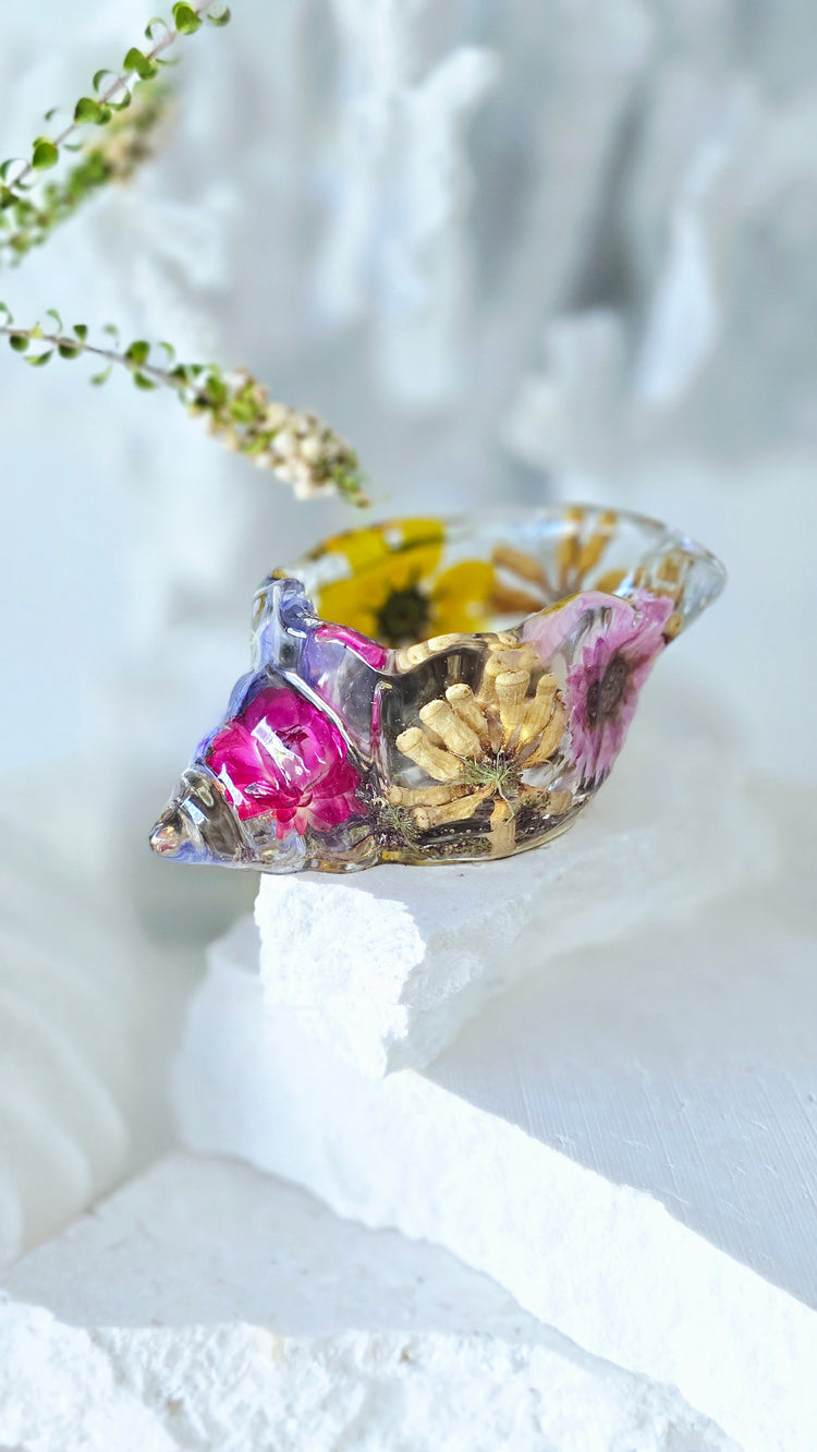 *Pre-order* Wildflower Conch Shell Trinket Dish