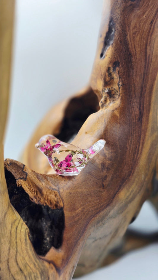 Fairy Wren Keyring with Real Heather Flower & Gold Flakes