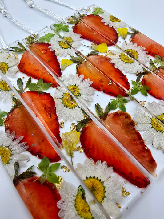 Bookmark - Strawberry Slices and Daisy