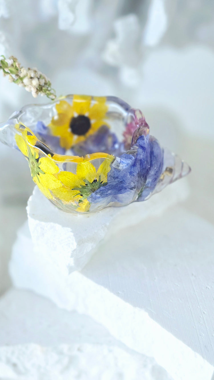 *Pre-order* Wildflower Conch Shell Trinket Dish